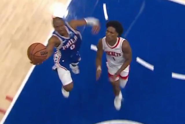 开云体育登录-马克西绝杀上篮遭杜兰特封盖,但回放显示应是干扰球