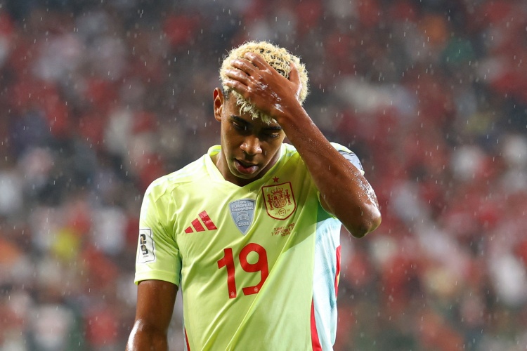 开云体育入口-战平埃及，德拉富恩特对阵容进行10处调整仅亚马尔连续首发